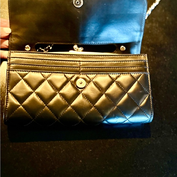 Chanel clutch/credit card holder with gold and black chain-cross body - Picture 4 of 6